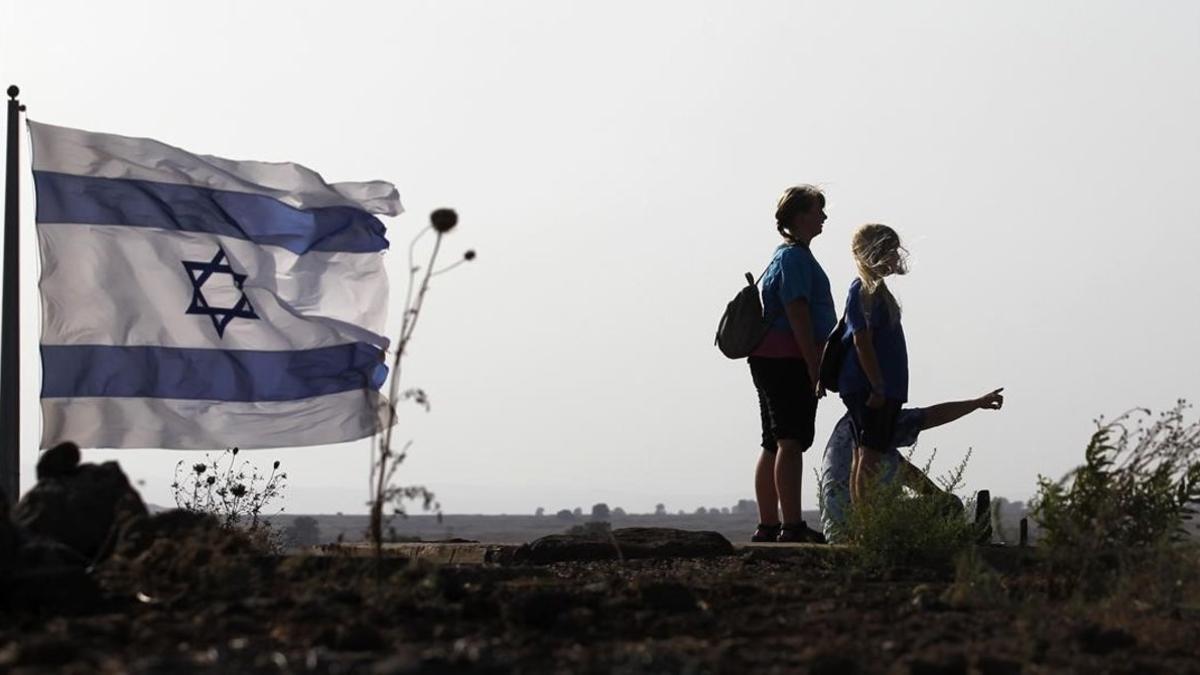 Ciudadanos israelís , en la colina Tal Saki, en los Altos del Golán.