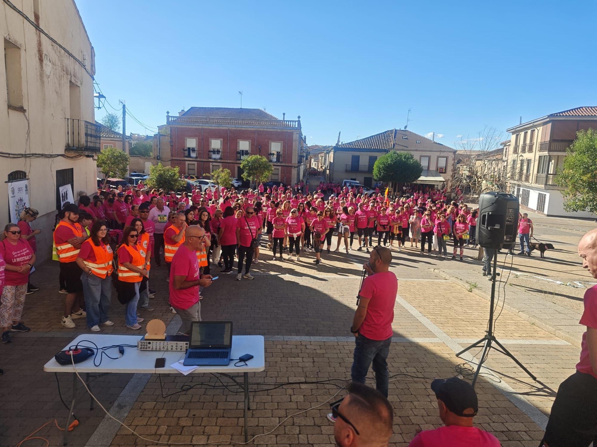 GALERÍA | La marcha de Fuentesaúco por el cáncer en imágenes