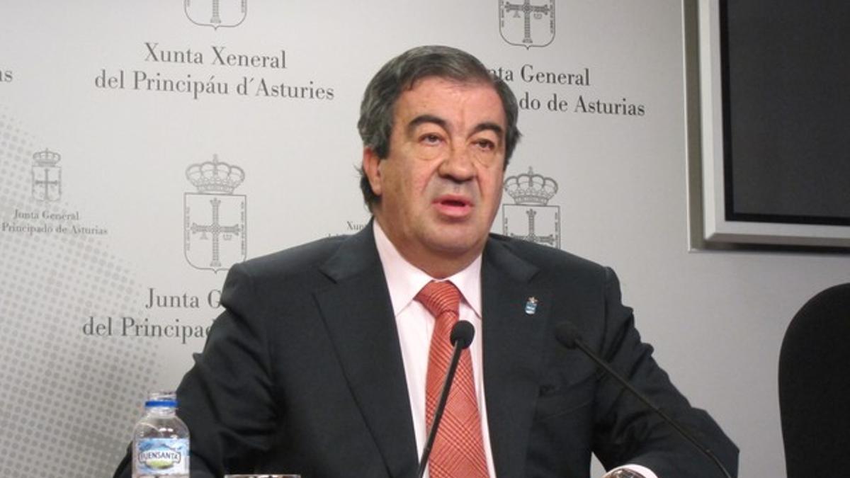 El exministro de Fomento y expresidente de Asturias Francisco Álvarez-Cascos, durante una rueda de prensa, el pasado abril.