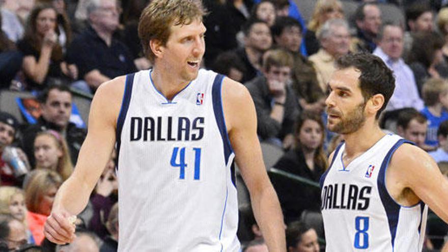 Calderón junto a Nowitzki.