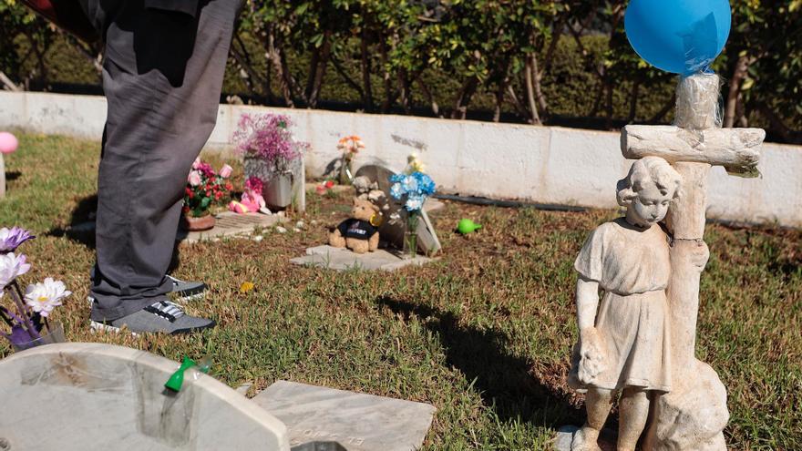 Día de Todos los Santos en el cementerio de Santa Lastenia