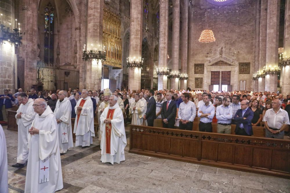 Salinas se despide de Mallorca con una misa en la catedral