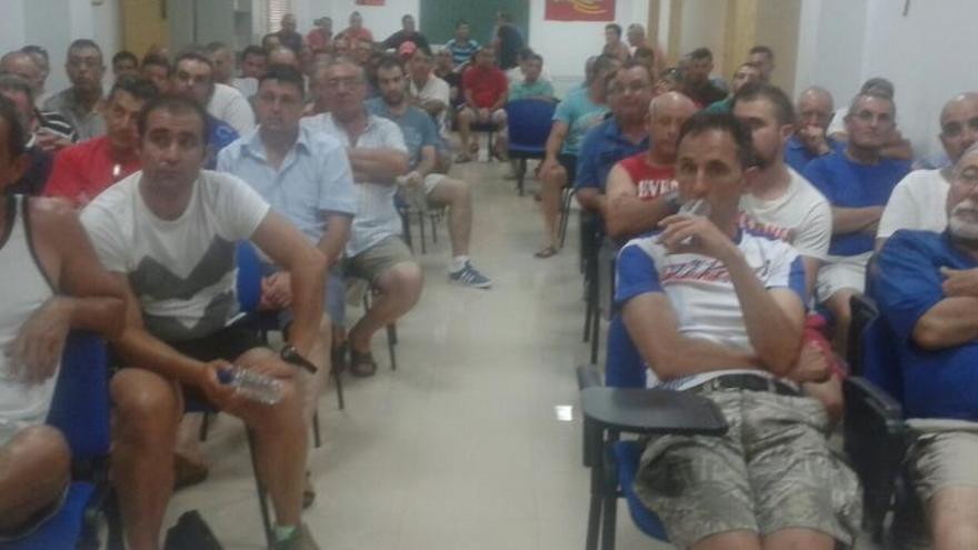 Asamblea de trabajadores en Torrevieja