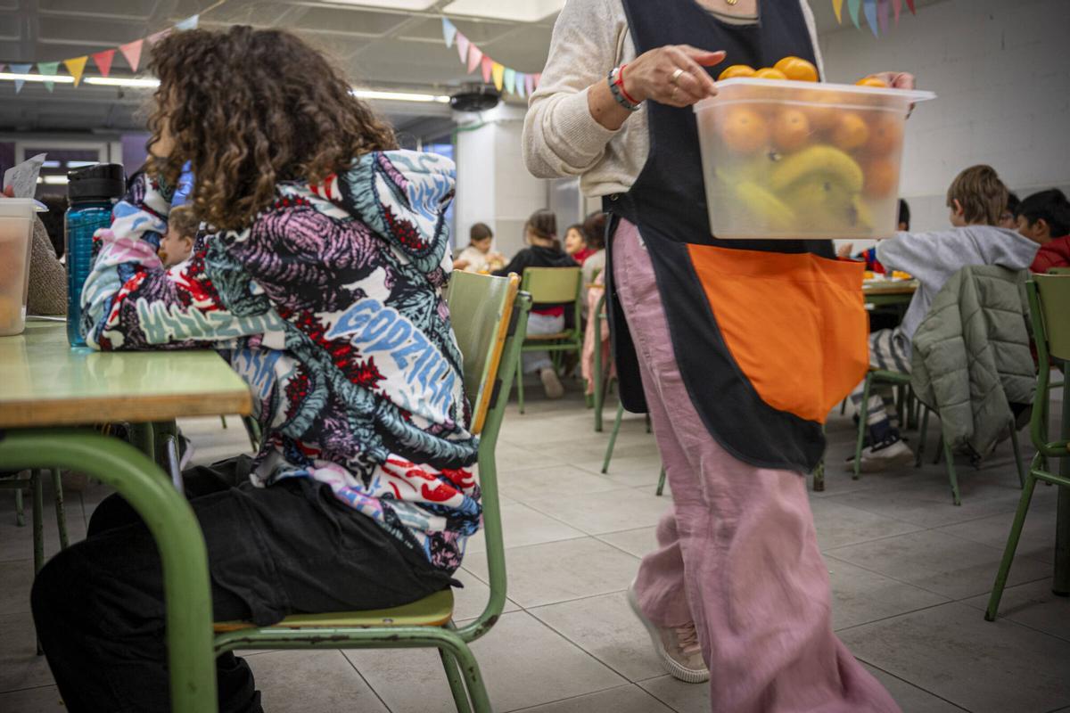 Barcelona. 21 de noviembre del 2025. Radiografía sobre la realidad de los comedores escolares catalanes, en la escuela Poeta Foix de Barcelona. Fotos de Sandra Roman
