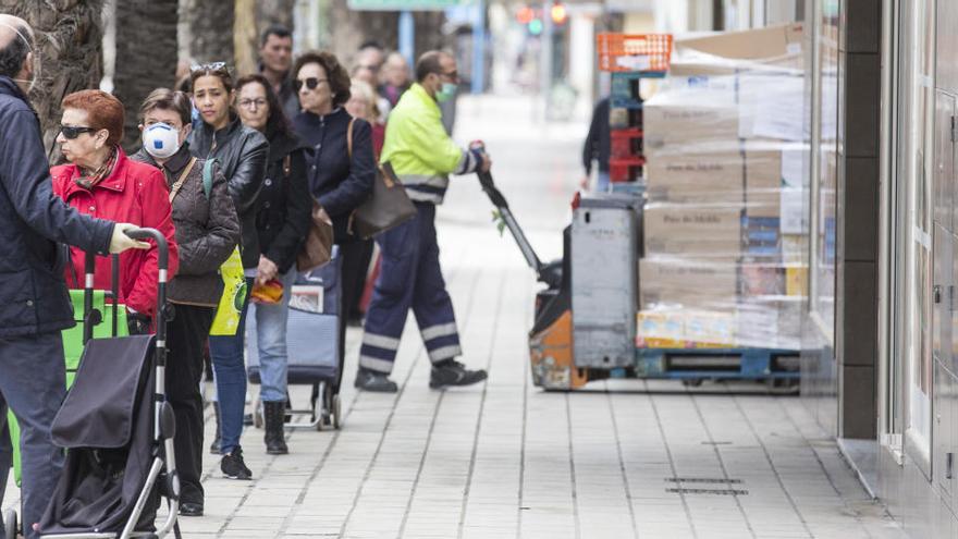 Los supermercados abrirán Viernes Santo y Lunes de Pascua para evitar aglomeraciones durante la crisis del coronavirus