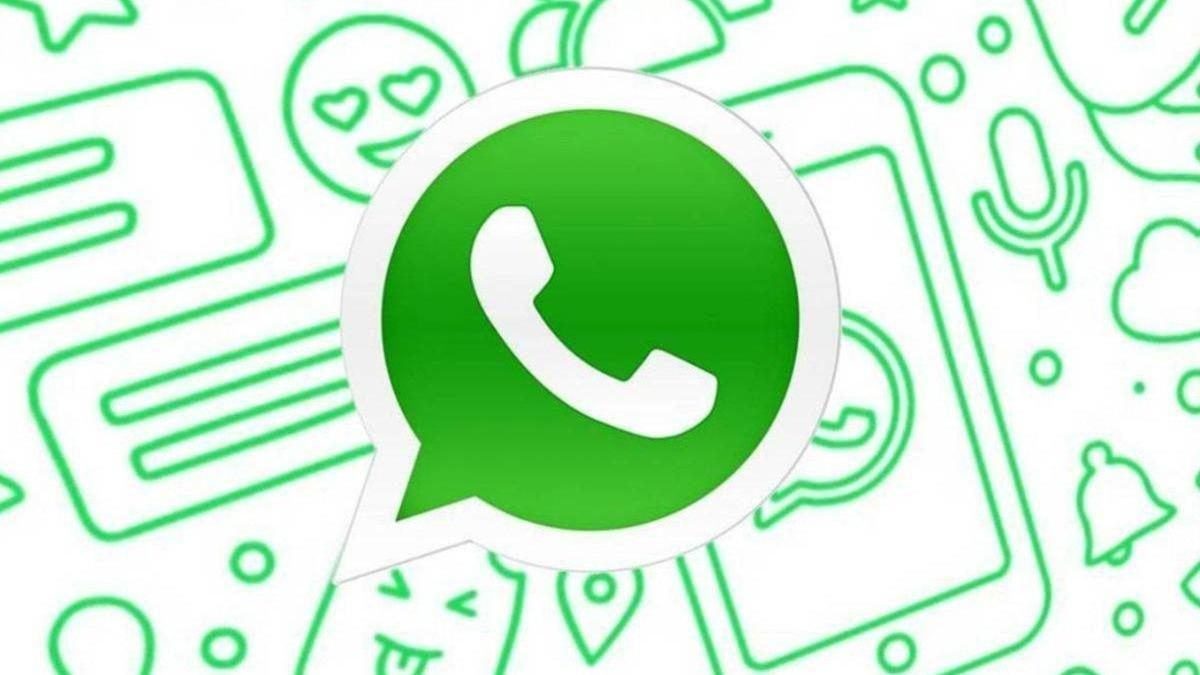 Ingresar a Play store y descargar Whatsapp.