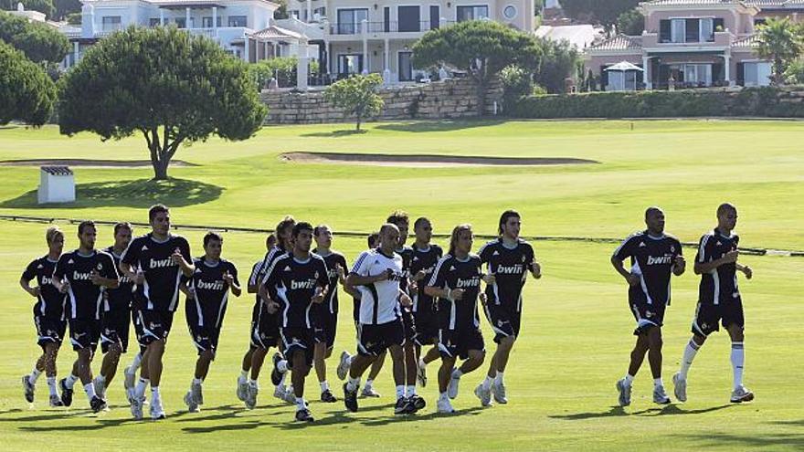 La plantilla del Real Madrid, se ha concentrado en la costa portuguesa con sus familias.