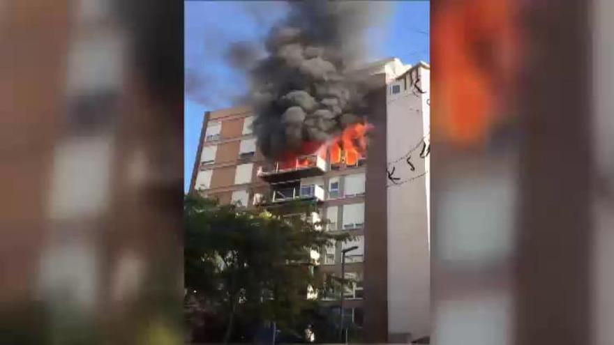 Un fallecido en un incendio en una vivienda de Barcelona