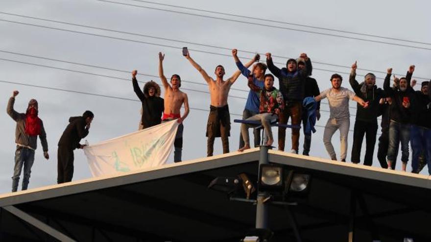 Protesta en un centro de internamiento de migrantes en Madrid