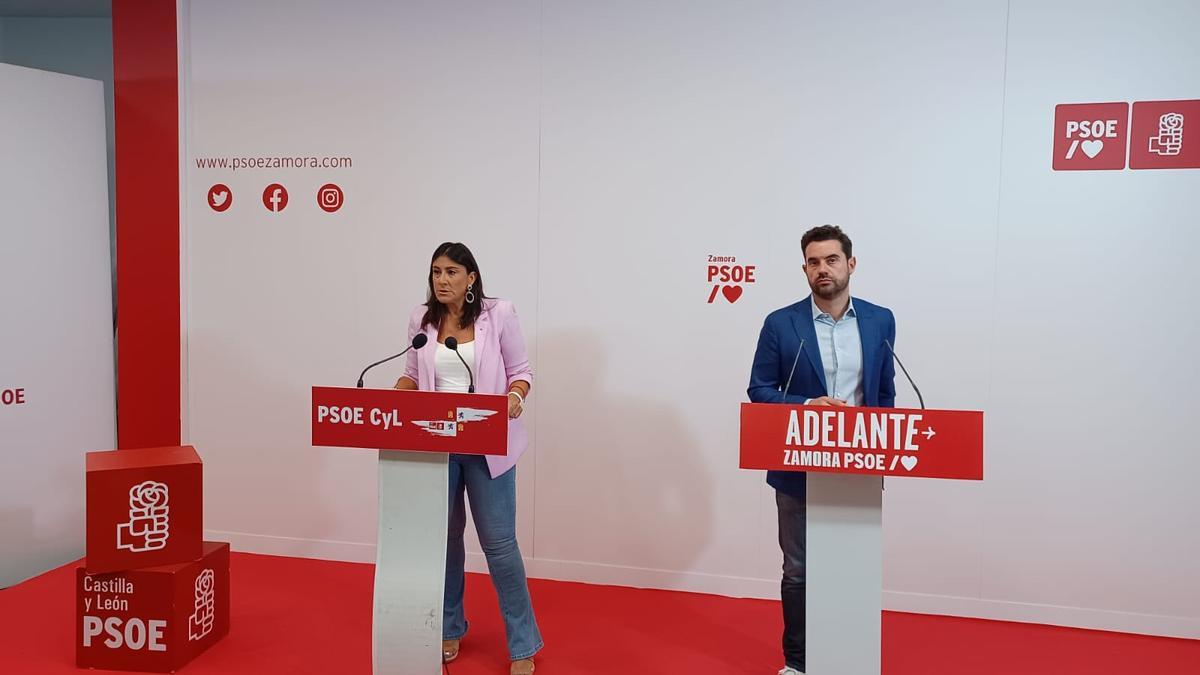 Ana Sánchez y Antidio Fagúndez en rueda de prensa.