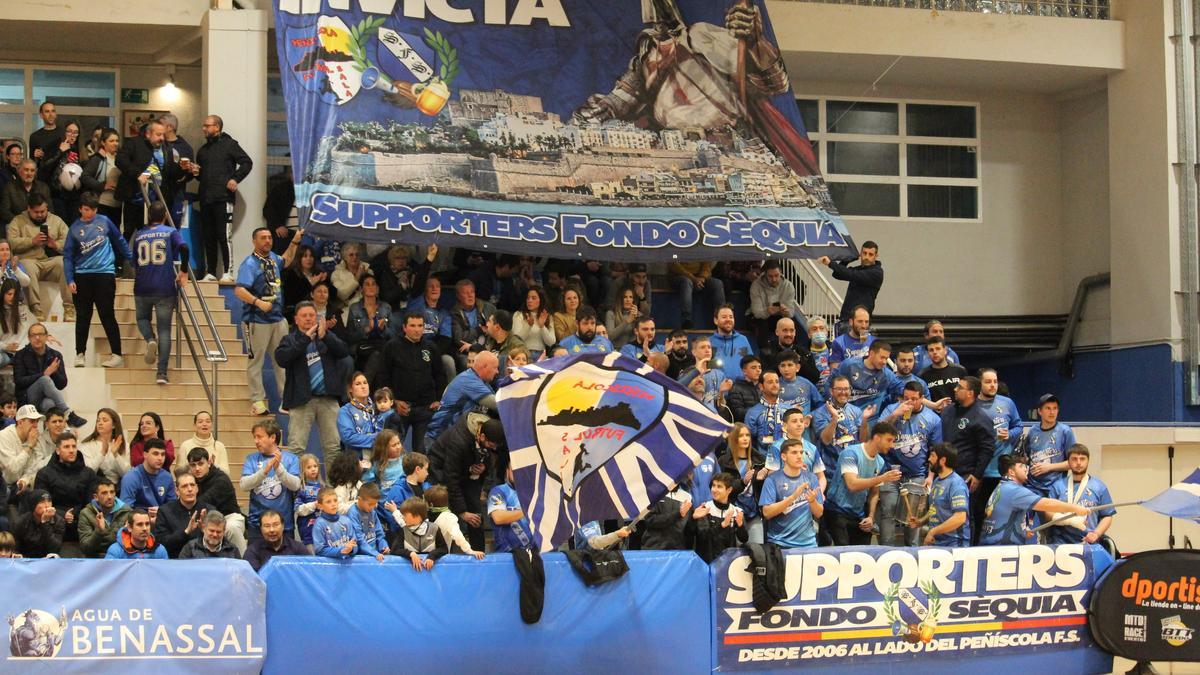 El Peñíscola no se irá solo de 'Copa del Rey': 400 aficionados en Antequera.