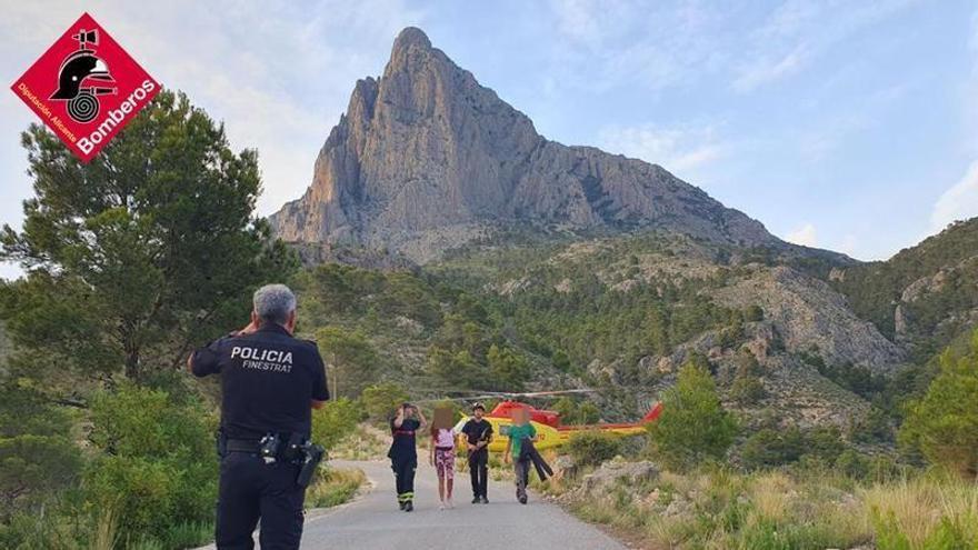 Rescatan a dos escaladoras en Calp tras quedar colgadas en la montaña