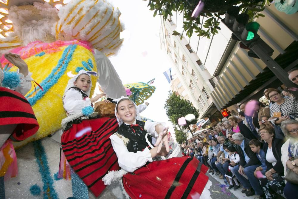 Oviedo celebra el desfile del Día de América en Asturias