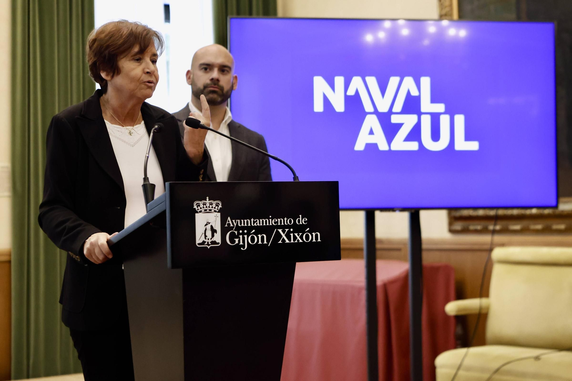La comparecencia de Carmen Moriyón por Naval Gijón, en imágenes