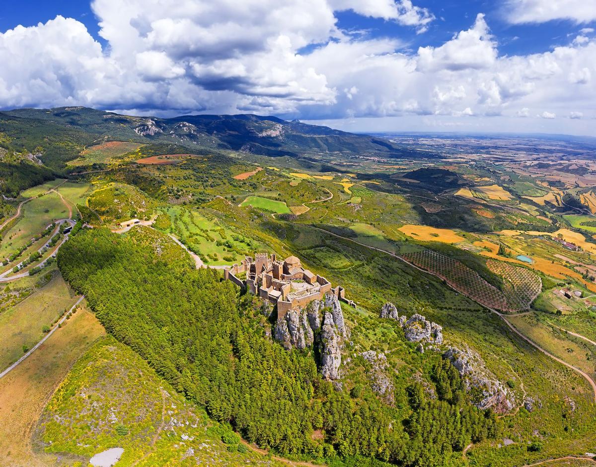 El entorno natural del castillo de Loarre en Huesca