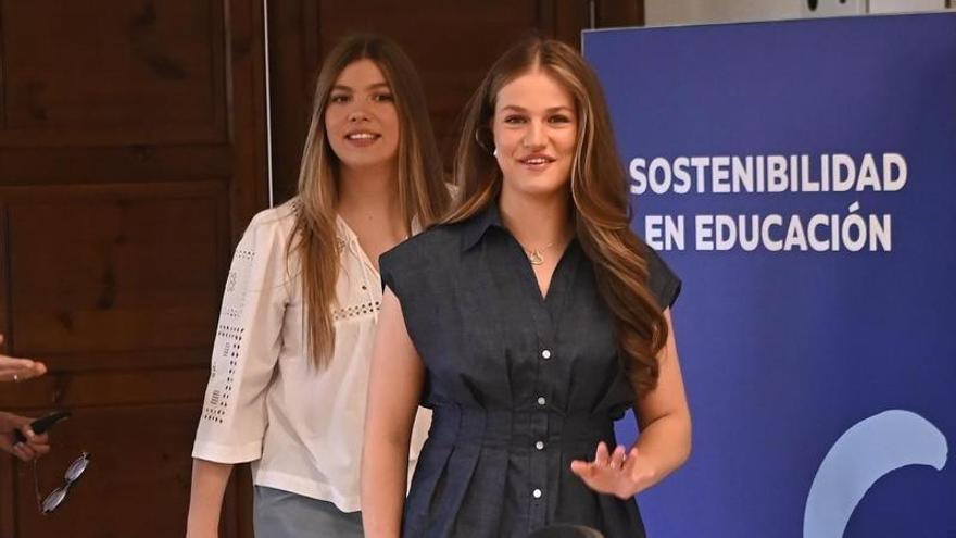 La princesa Leonor aparece por sorpresa y acompaña a la infanta Sofía en un acto oficial en Zaragoza