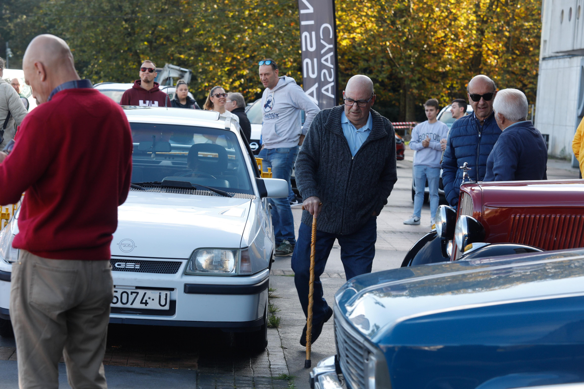 Los coches clásicos deslumbran en La Magdalena