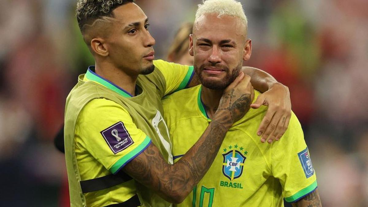 Neymar llora tras la eliminación de Brasil.