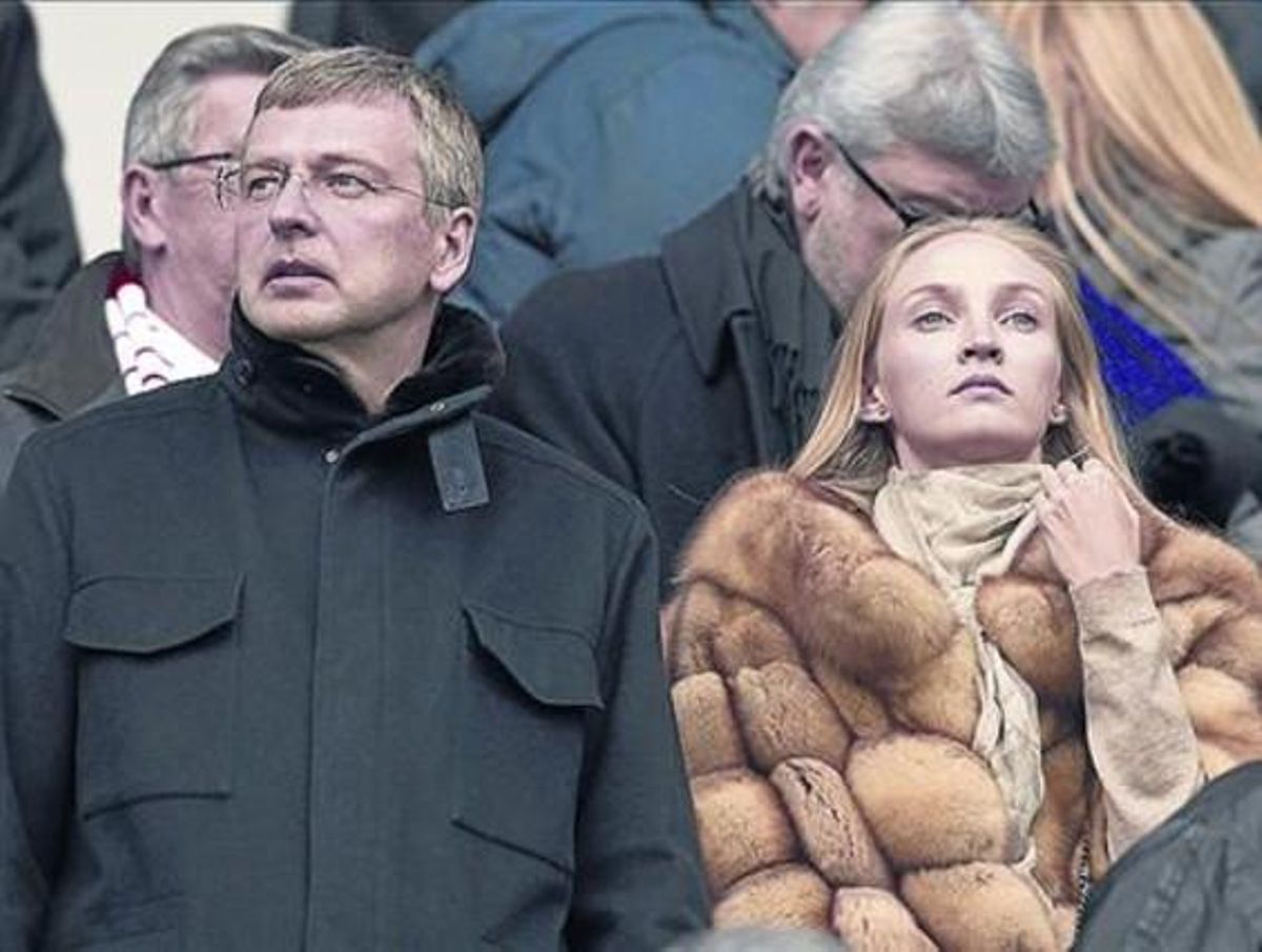 Rybolovlev y su ya exmujer, Elena, en un partido del Mónaco.