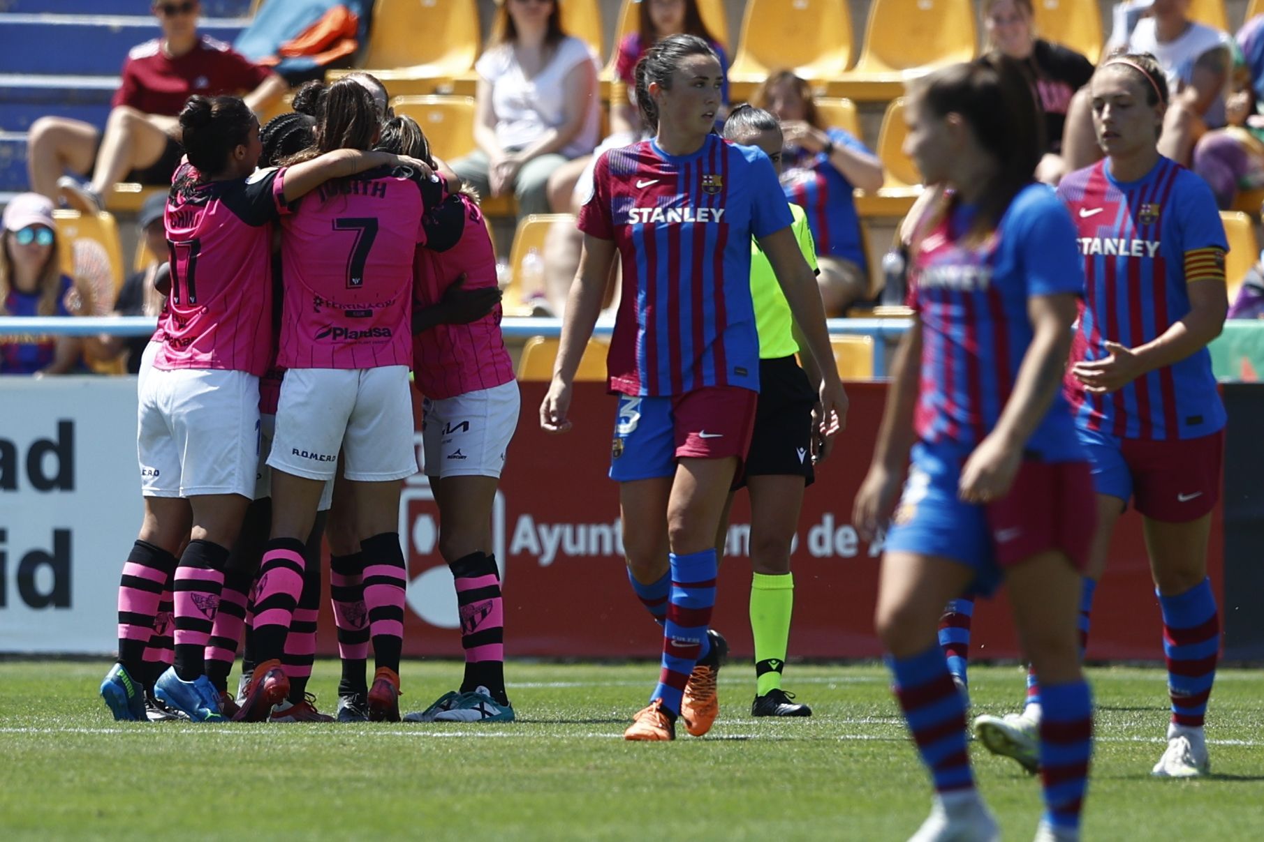 Les jugadores de l&#039;Sporting Huelva han retallat diferència amb un gol de Castelló