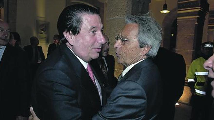 Vázquez y Gayoso, durante el acto de inauguración del céntrico inmueble. / víctor echave