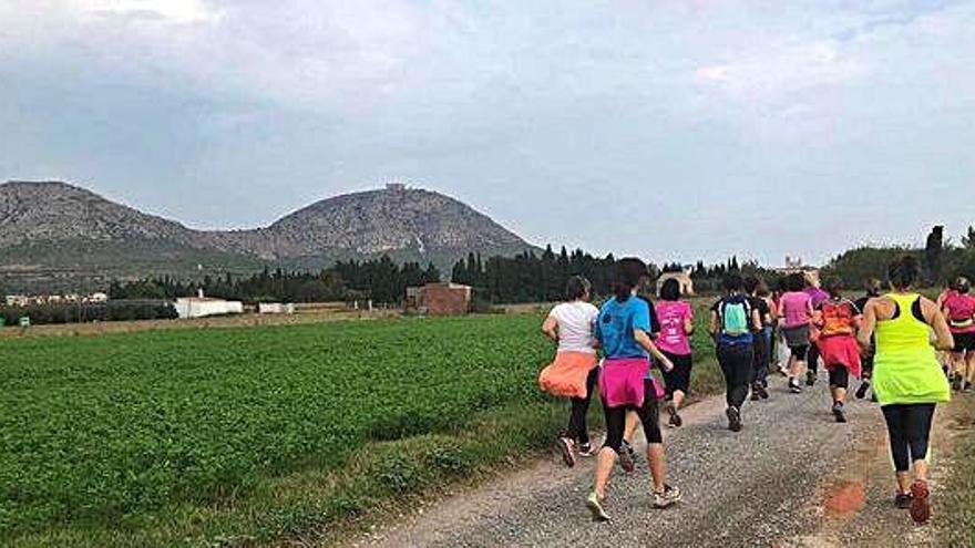 La tendència del «plogging»: de Suècia, a la Costa Brava