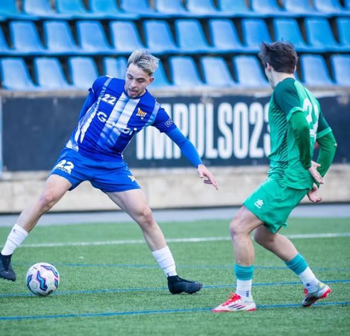 Dani Mesas, del Figueres, contra el Lloret.