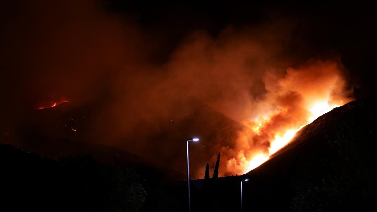 Incendi forestal a Roses