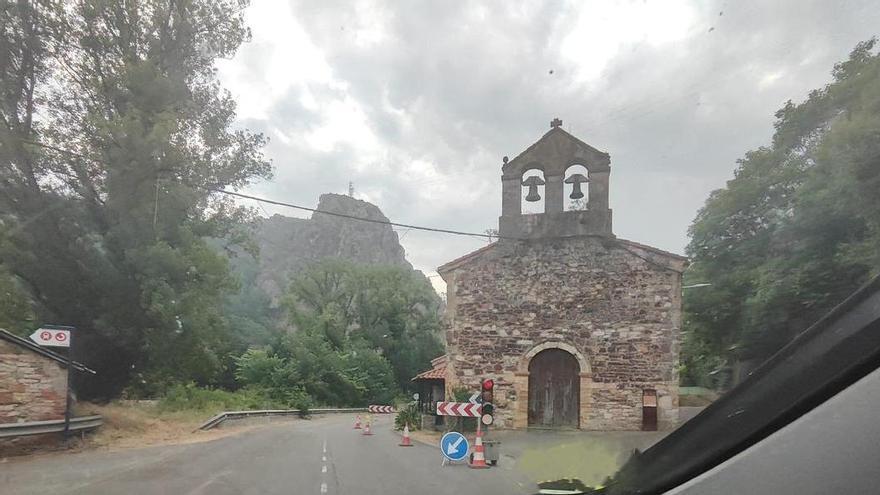 Así ve la zona del incendio en Peñaflor (Grado)