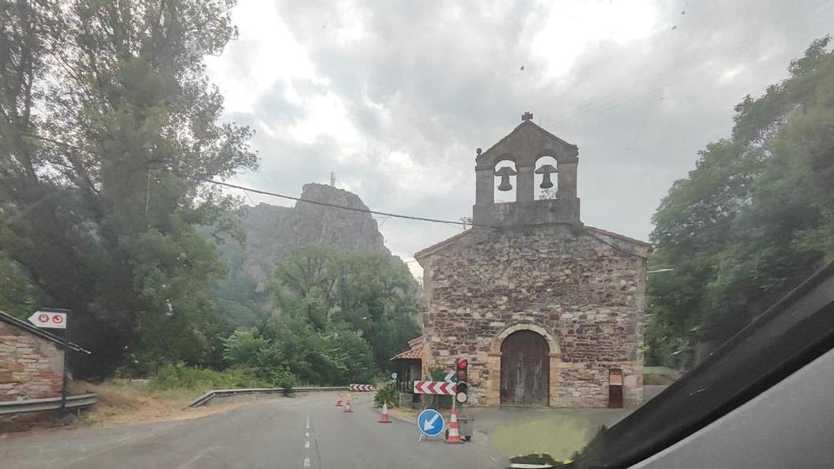 Así ve la zona del incendio en Peñaflor (Grado)