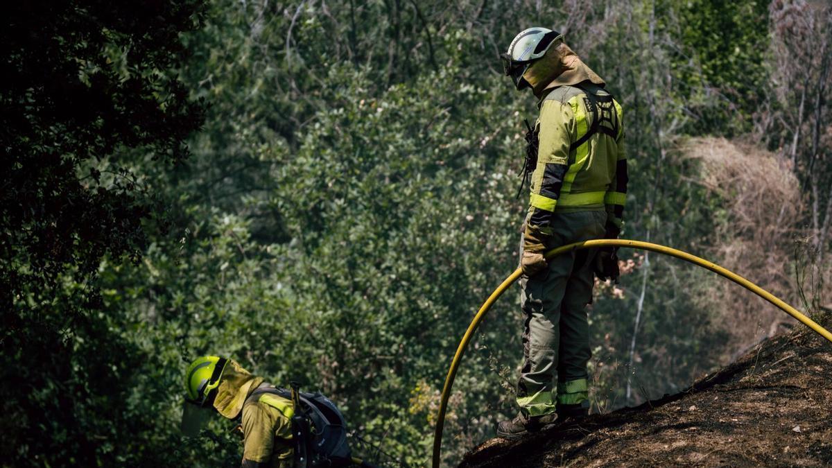 Imagen de archivo de una actuación contra un incendio forestal este verano en Galicia