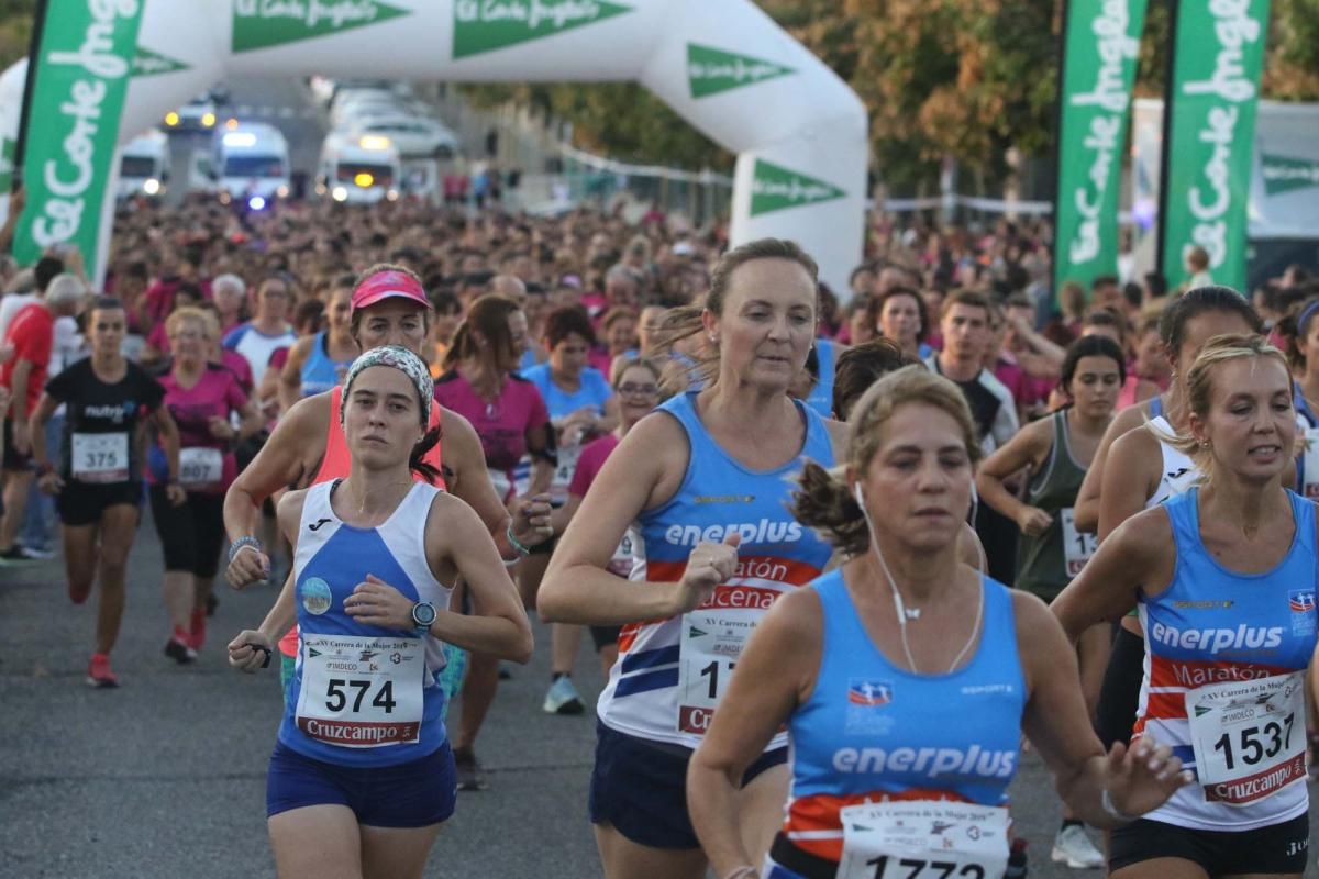 La marea rosa inunda las calles de Córdoba