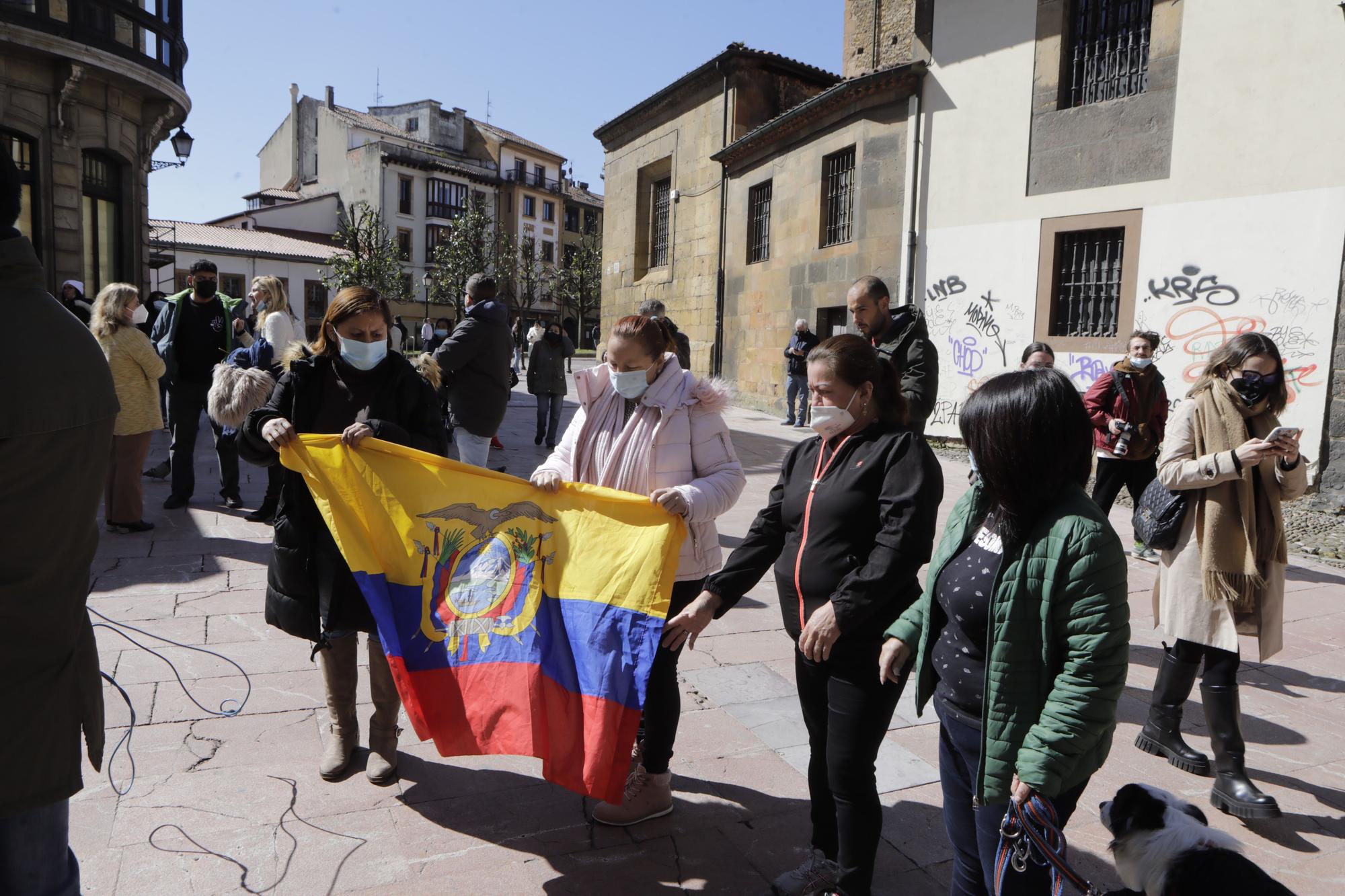 EN IMÁGENES: Capilla ardiente por la adolescente asesinada en Oviedo
