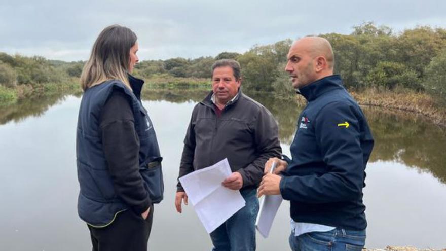 Alcalde y concejales, en las Gándaras de Budiño. |  D.P.