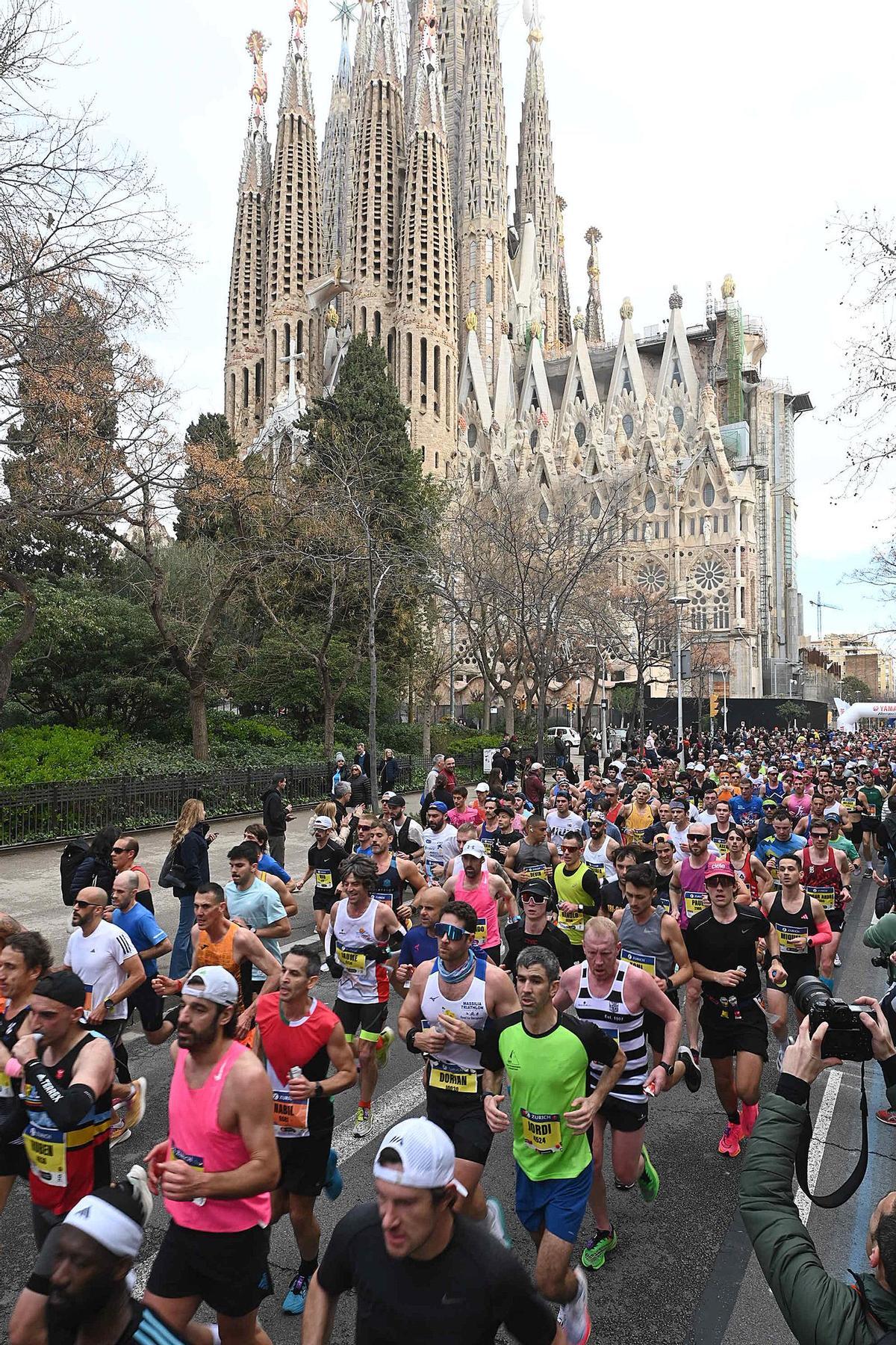 ¿Has participado en la Marató de Barcelona 2024? ¡Búscate en las fotos¡