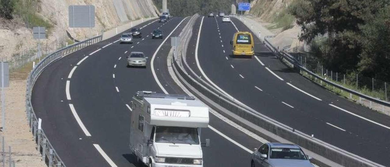 Una vista de la Autovía do Morrazo en el mes de agosto. // Santos Álvarez