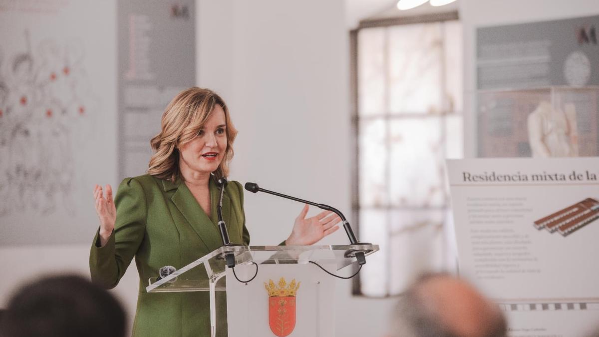 Pilar Alegría, este sábado en Azuara.