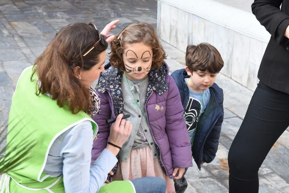 Los interinos de Educación protestan por las oposi