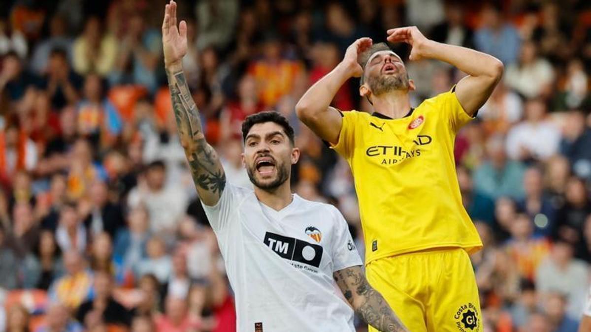 VALENCIA CF LEVANTE UD ELCHE CF Así de cara está la salvación en LaLiga ...