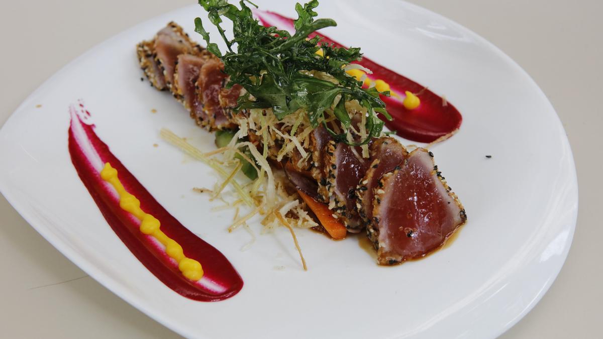 Thunfisch-Tataki im Restaurant Urbe in Palma de Mallorca.