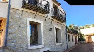 Chollazo inmobiliario en Alicante, procedente de activos bancarios: casa con piscina, jacuzzi y descuento de última hora de 25.000 euros