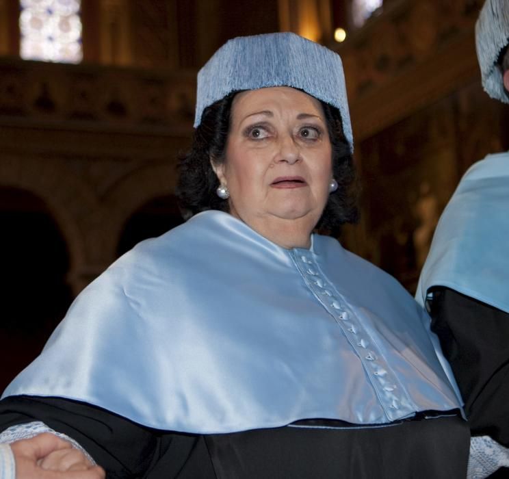 MONSERRAT CABALLÉ INVESTIDA DOCTOR HONORIS CAUSA