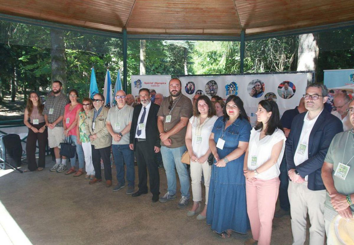 Autoridades y organizadores. |