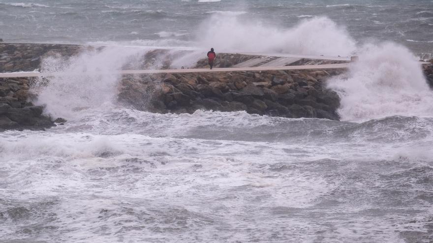 Consecuencias del temporal marítimo en las playas de Guardamar del Segura