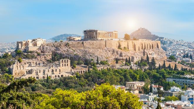 Un hombre ataca con un cuchillo a dos turistas cerca de la Acrópolis de Atenas