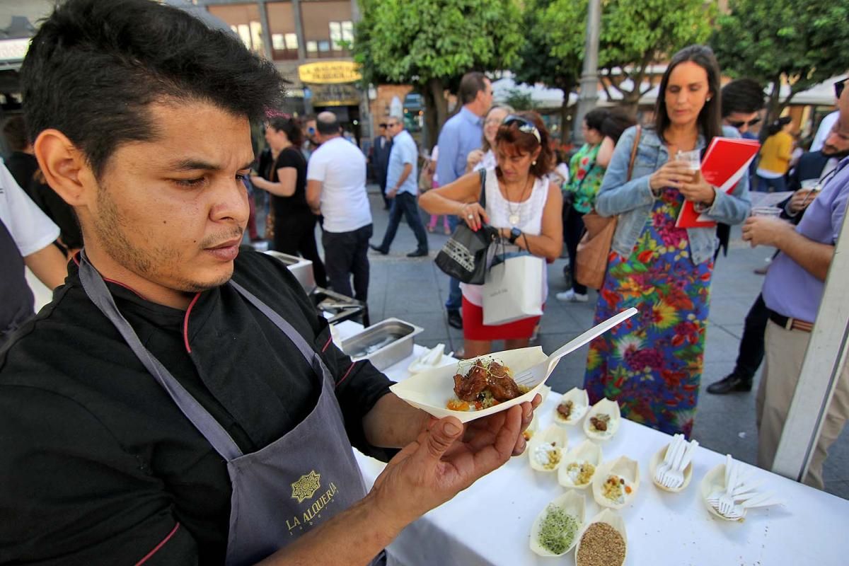 Las Tendillas se llena de olores y sabores con Califato Gourmet