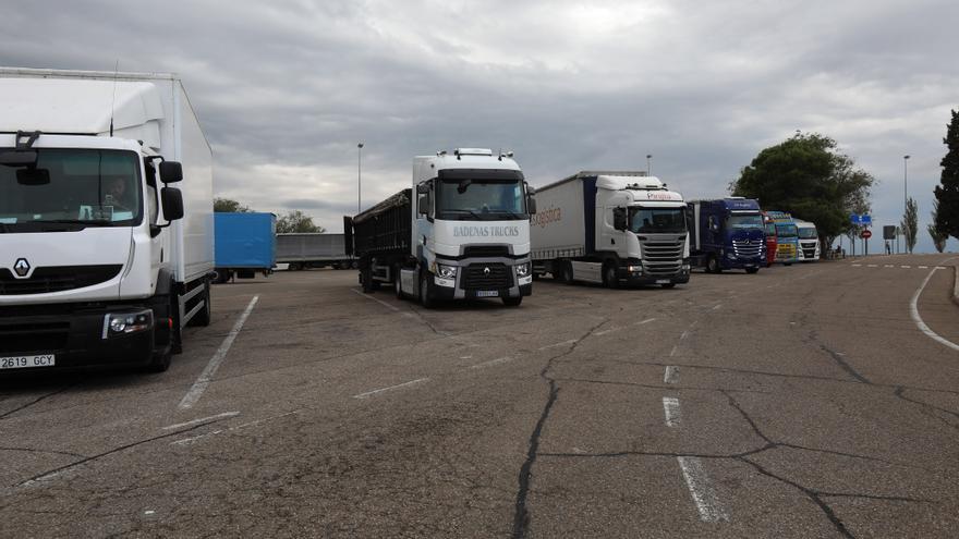 Tres detenidos por más de una docena de robos en camiones en el área de servicio de Pina de Ebro