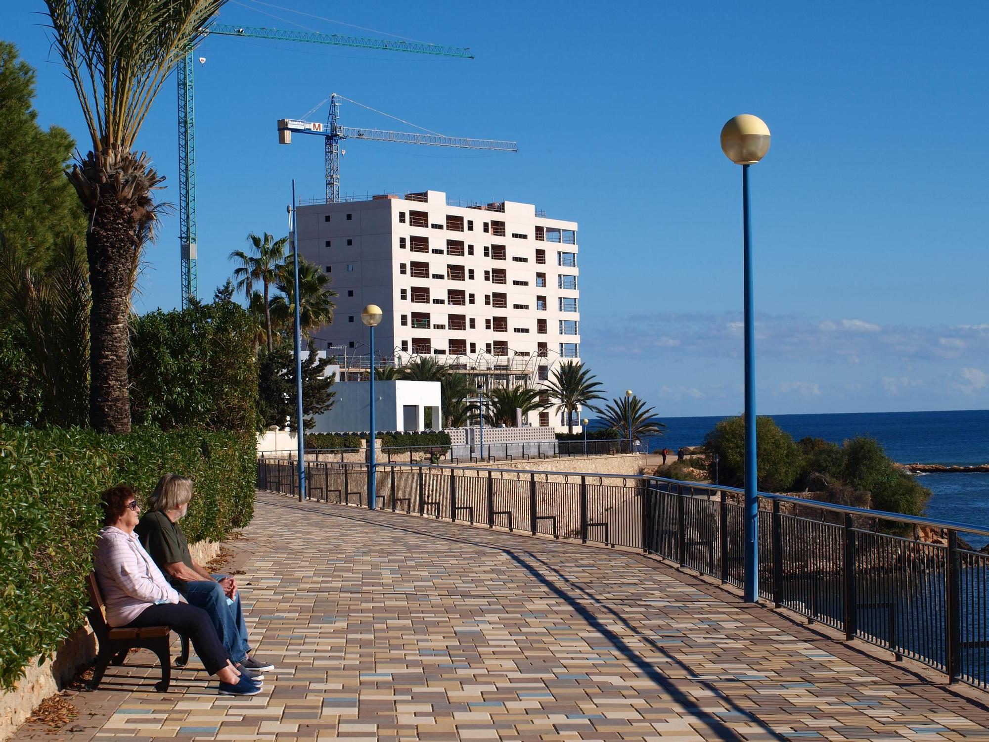 Cinco nuevos edificios de diez plantas en Punta Prima