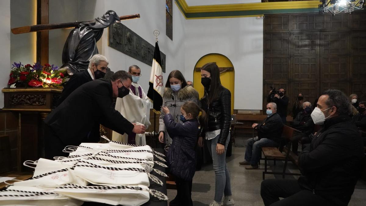 Tres jóvenes se incorporan a la Hermandad.