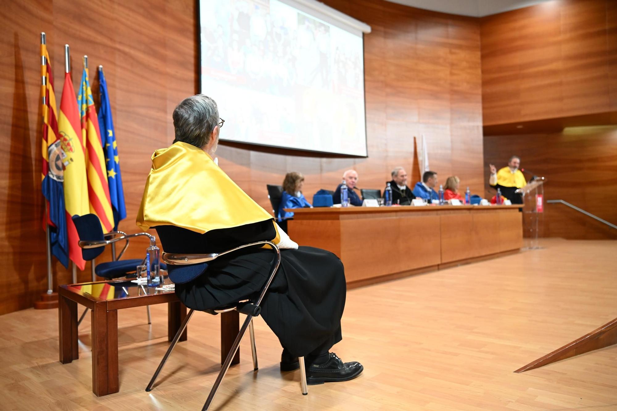 Así ha sido la ceremonioa de nombramiento como Doctor Honoris Causa al investigador Luis Puelles en la Universidad Miguel Hernández de Elche
